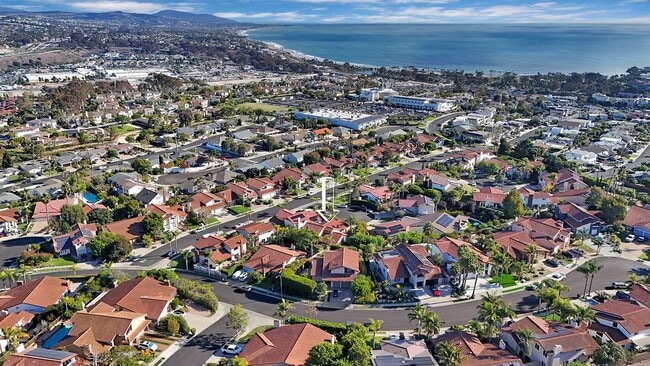 Building Photo - 25151 Via Playa