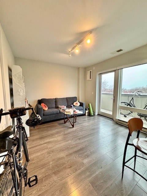 Building Photo - 2407 W Eastwood Ave