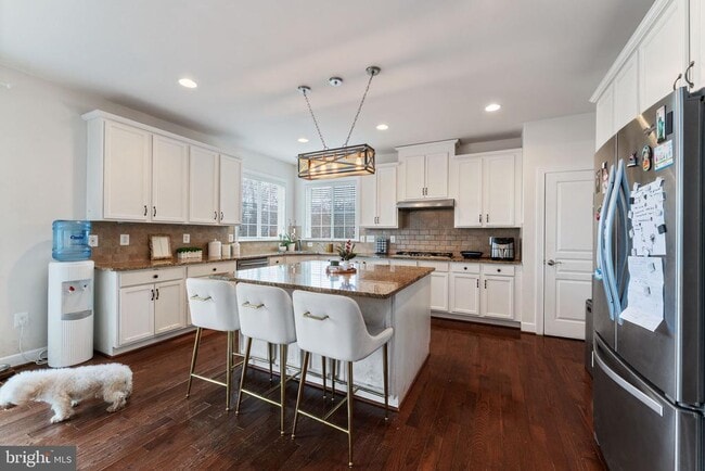 Building Photo - 6526 Wayside Pl