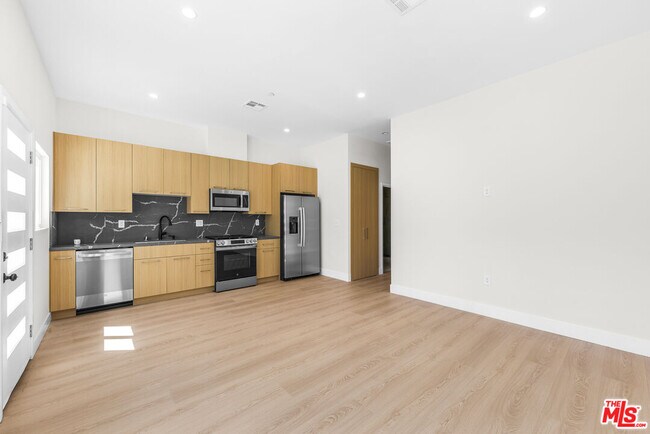 Foto del edificio - 5129 Don Pio Dr