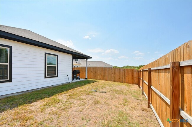 Foto del edificio - 247 Kinsley Wy