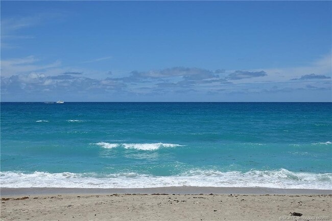 Foto del edificio - 9940 S Ocean Dr
