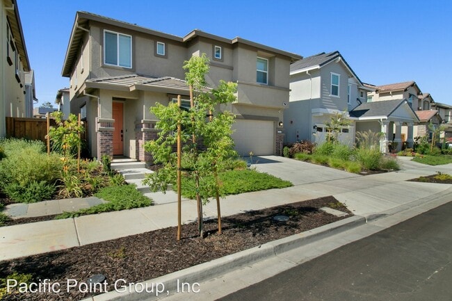 Building Photo - 4 br, 2.5 bath House - 209 Elk Creek Dr