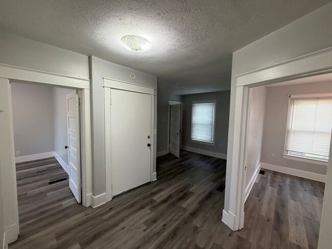 Building Photo - 2841 N 45th St