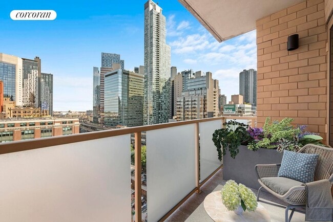 Building Photo - 41-07 Crescent St