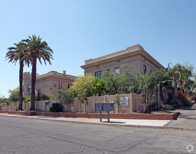 Foto del edificio - The Castle Apartments