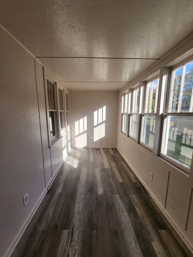 Foto del edificio - 1192 Maple St