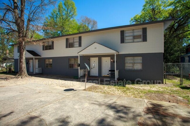 Building Photo - 931 Magnolia Dr