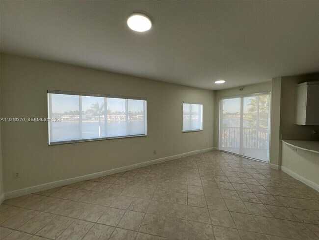 Foto del edificio - 10720 NW 66th St