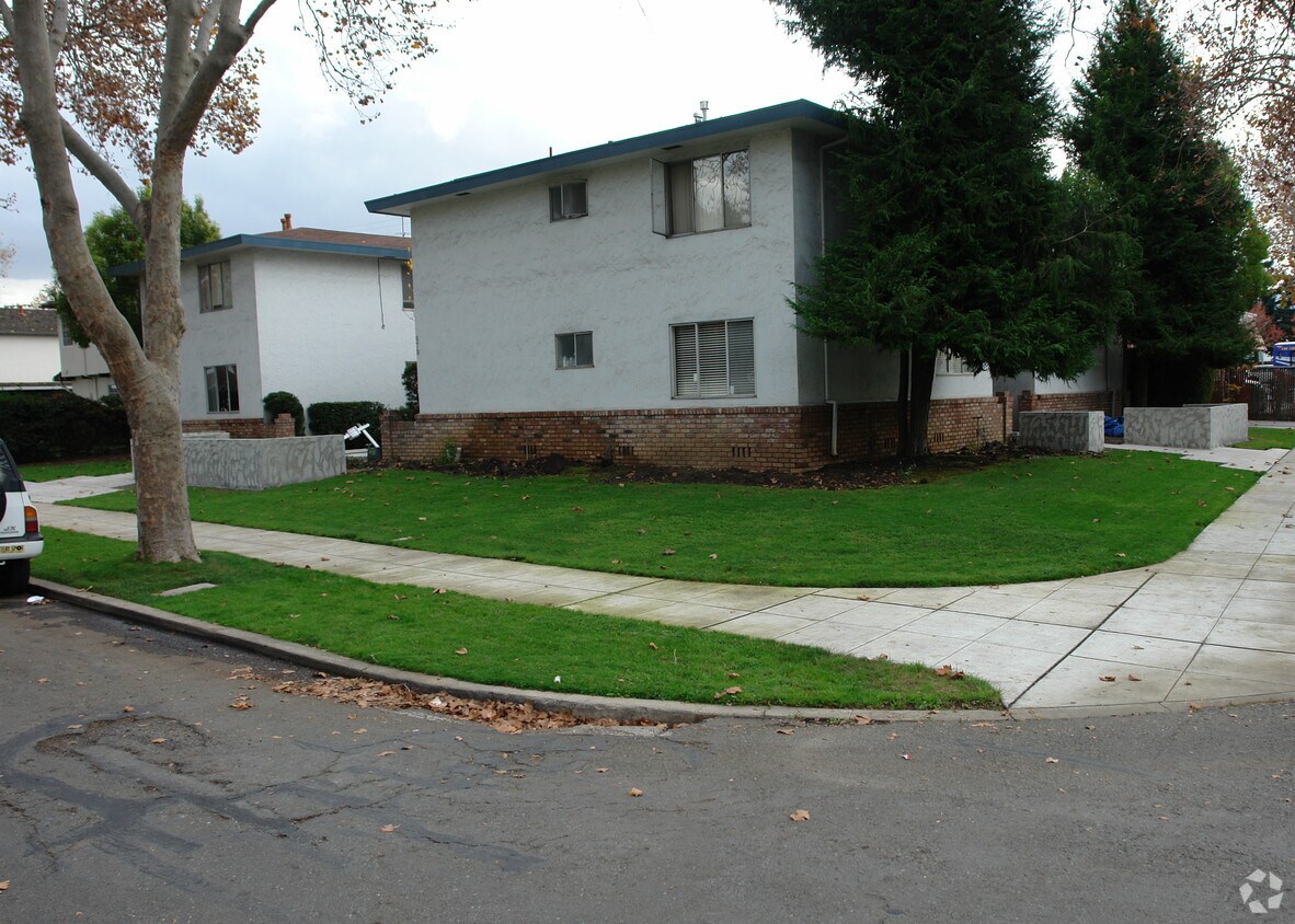 Primary Photo - Fairmont Place Apartment Homes