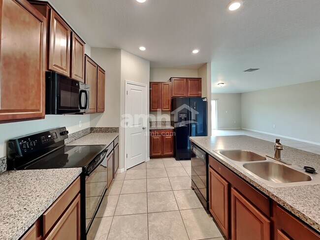 Building Photo - 10504 Fuzzy Cattail St