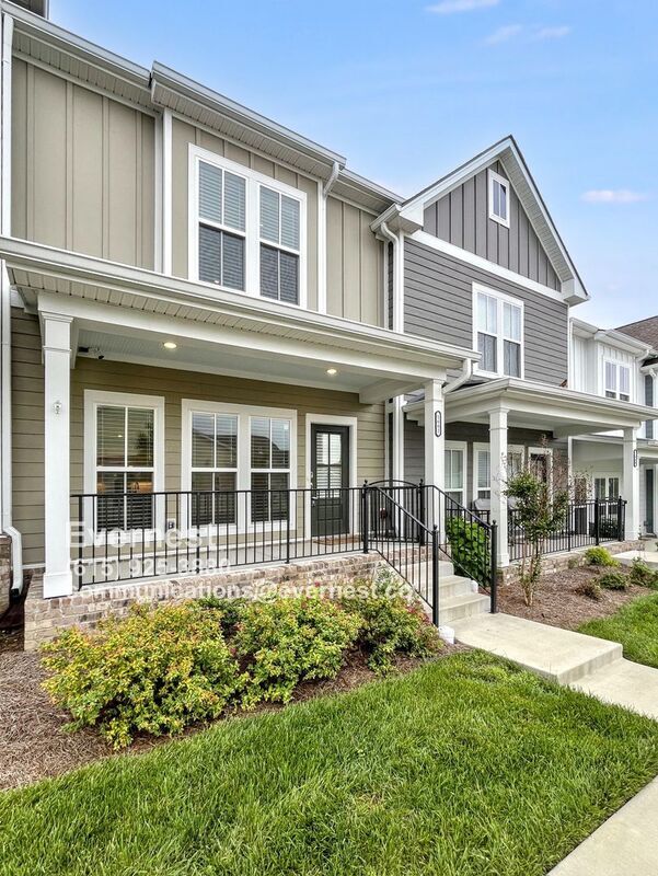Foto principal - 1662 Carson Meadows Ln