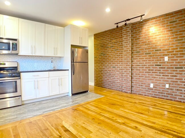 Building Photo - 235 W 146th St