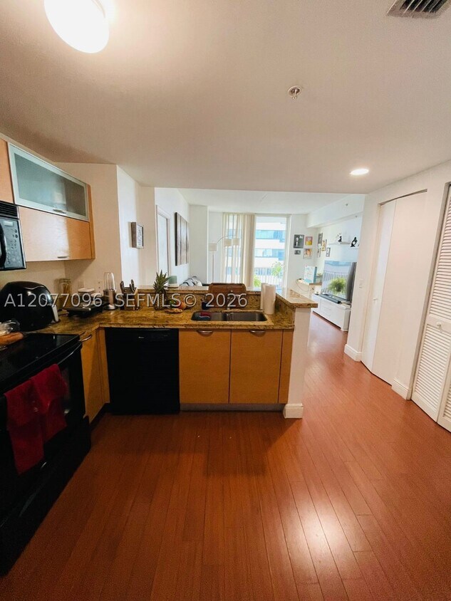 Foto del edificio - 3180 SW 22nd St