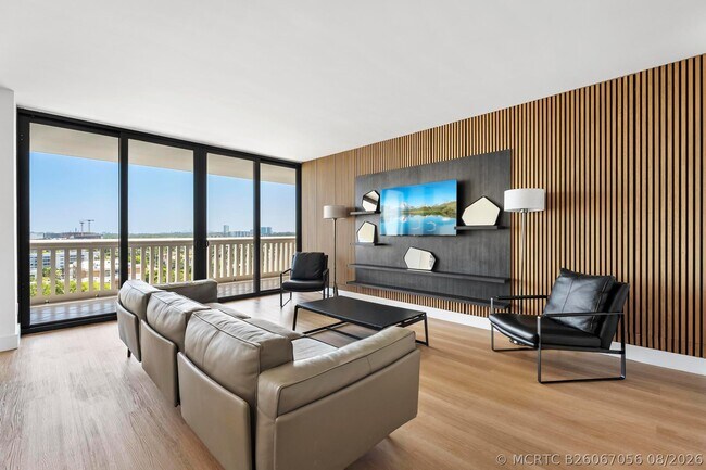 Foto del edificio - 2000 E Island Blvd