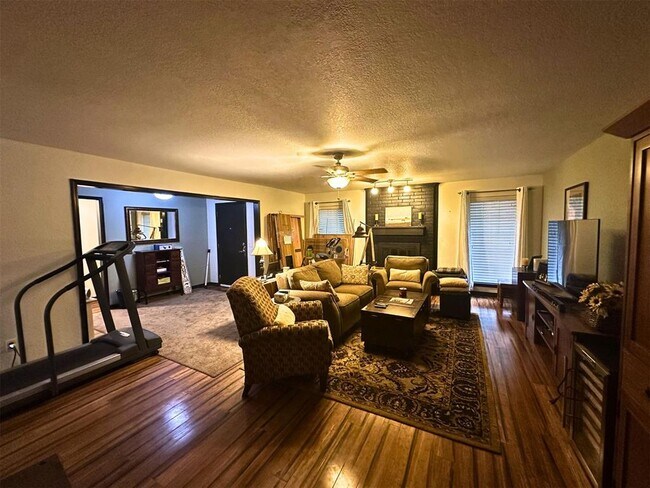 Foto del edificio - 6913 N Spinnaker Ln