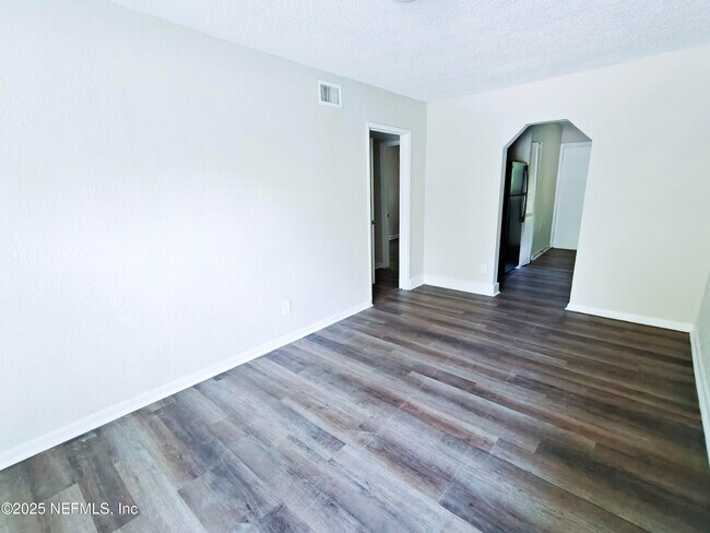 Foto del edificio - 2831 W 6th St
