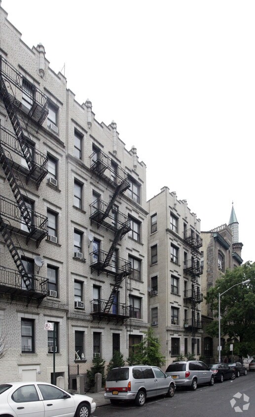 Building Photo - 507 W 186th St
