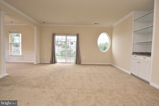 Building Photo - 9720 Holmes Pl
