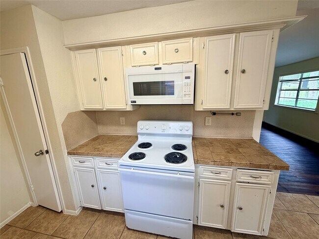 Foto del edificio - 15811 Nutcracker Ct