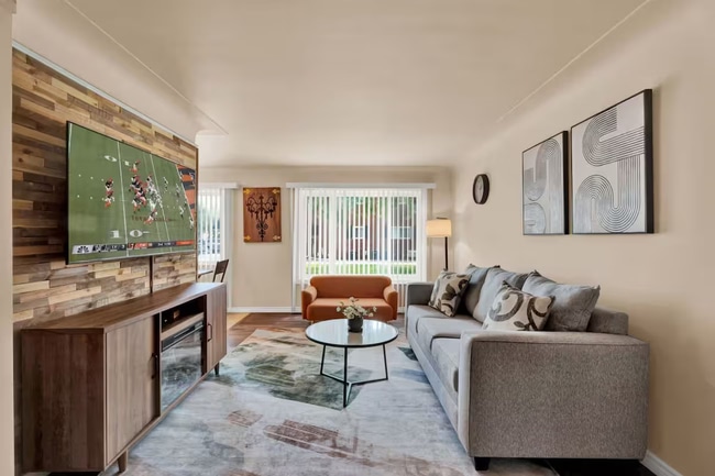 Building Photo - Clinton Township Apartments