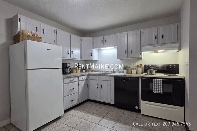 Foto del edificio - 10 Tall Pines Dr