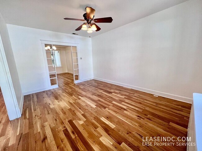 Foto del edificio - 228 Upshur St NW