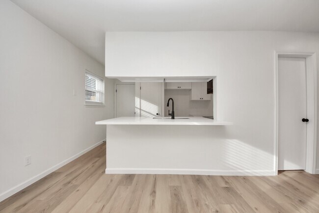 Building Photo - 3305 Avenue R