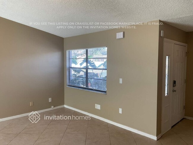 Foto del edificio - 2811 Eagle Run Cir N