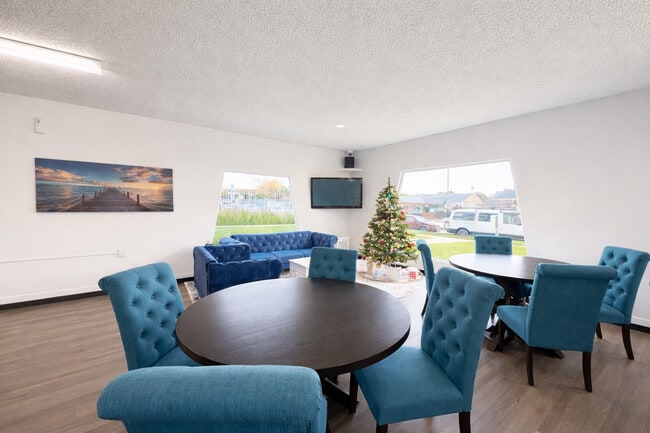 Building Photo - Reflections at Barbara Ann