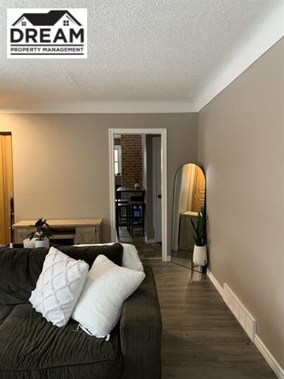 Building Photo - 297 Elsfield Crescent