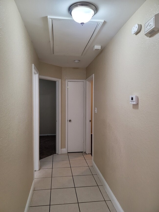 Building Photo - MOVE IN SPECIAL!!!! Cedar Hill home featur...