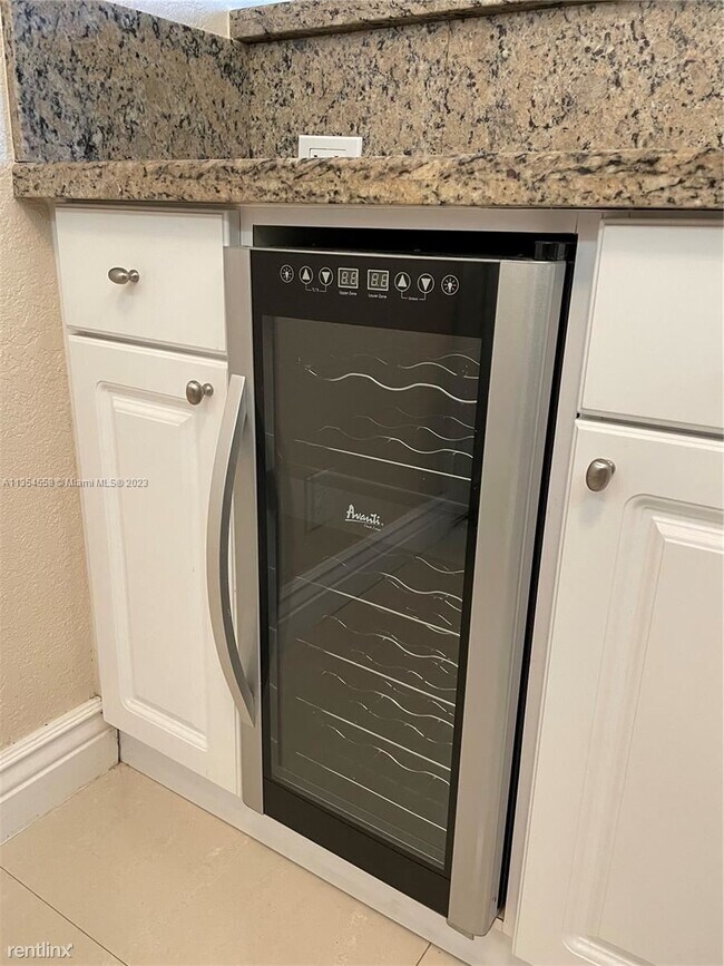Building Photo - 2 br, 2 bath Condo - 111 Golden Isles Dr