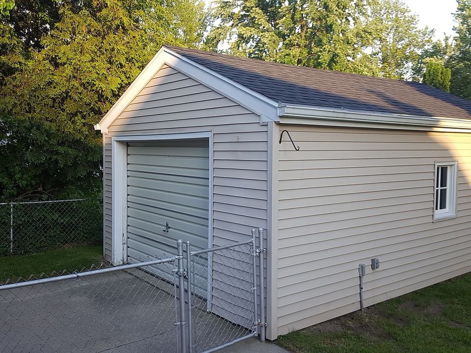 Building Photo - 614 Samantha Ave