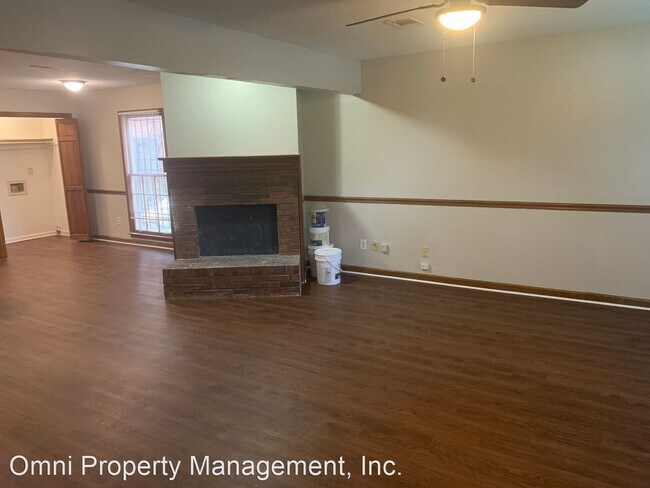 Building Photo - 2 br, 2.5 bath House - 5560 Blossom Ln