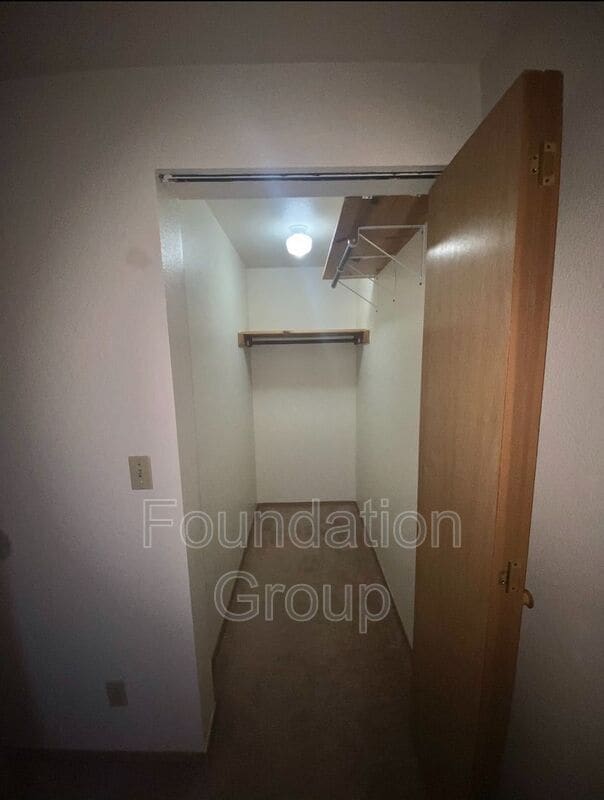 Building Photo - 922 N 104th St