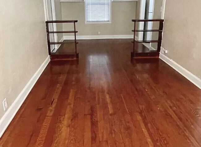 Foto del edificio - 1 Bed 1 Bath 500sq ft. Cottage in Colonial...