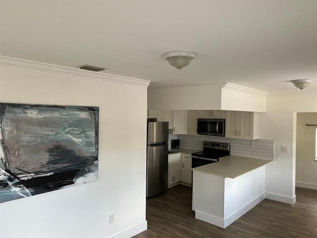 Building Photo - 2238 McClellan St