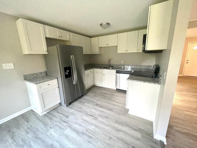 Foto del edificio - 3 br, 2 bath House - 518 Platinum St