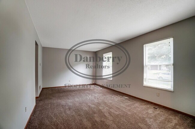 Building Photo - 3540 Willow Run Dr