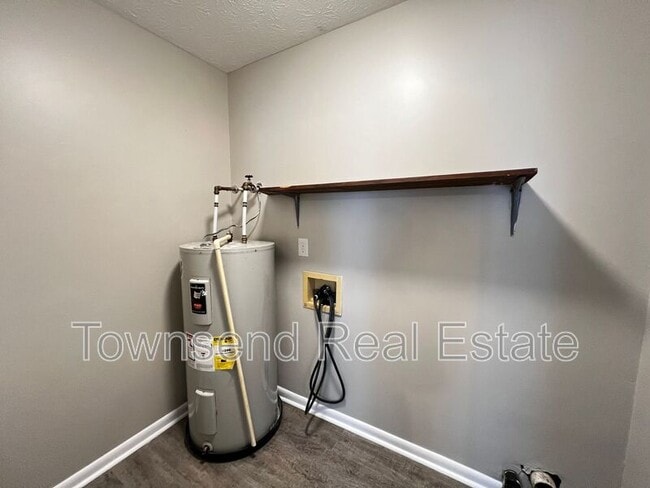 Foto del edificio - 1429 Ireland Dr