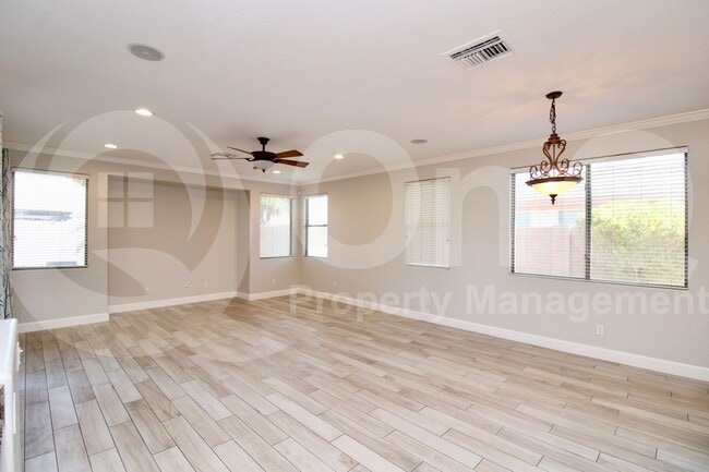 Foto del edificio - 14590 W Windsor Ave