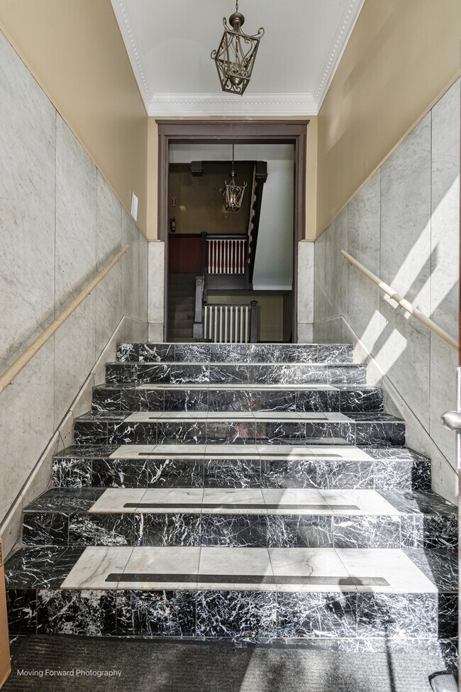 Foto del edificio - 4852 S Prairie Ave