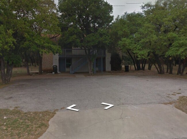 Building Photo - 401 Algerita dr