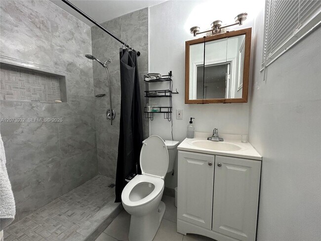 Foto del edificio - 571 SW 29th Terrace
