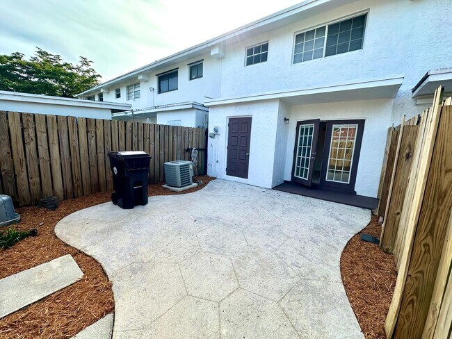 Building Photo - 1039 35th St