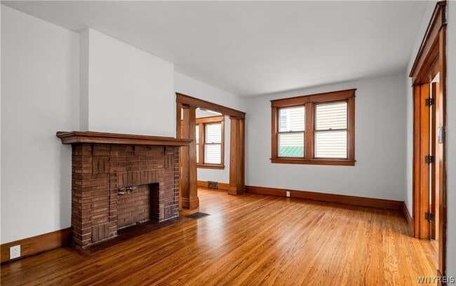 Foto del edificio - 33 Harding Rd