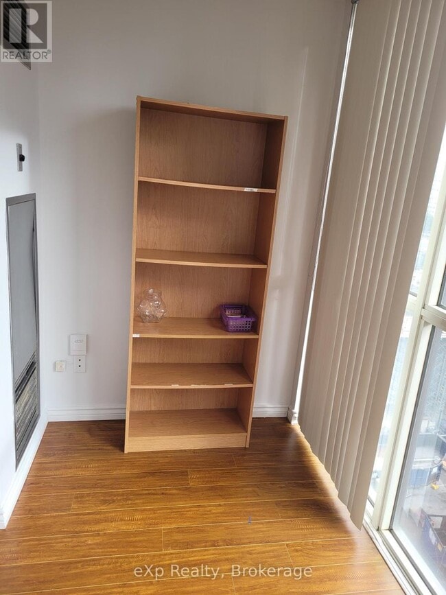 Photo du bâtiment - 265 Enfield Pl