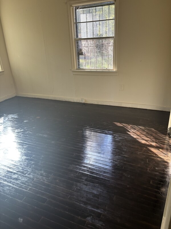 Building Photo - 126 Maple Ridge Dr