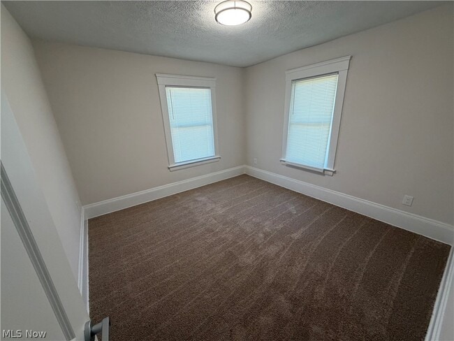 Building Photo - 10524 Lee Ave